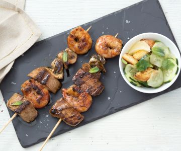 Espetinhos de peixe com molho Worcestershire