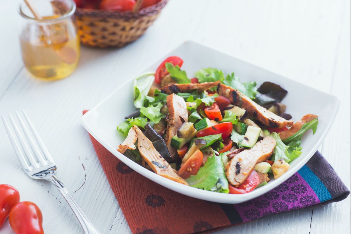 Salada de frango e abobrinha