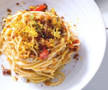 Massa com flores de abóbora e bottarga