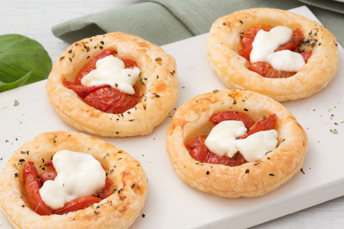 Folhados caprese