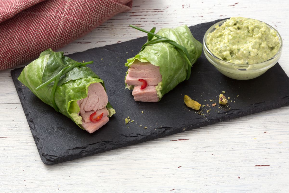 Rolinhos de alface recheados com atum