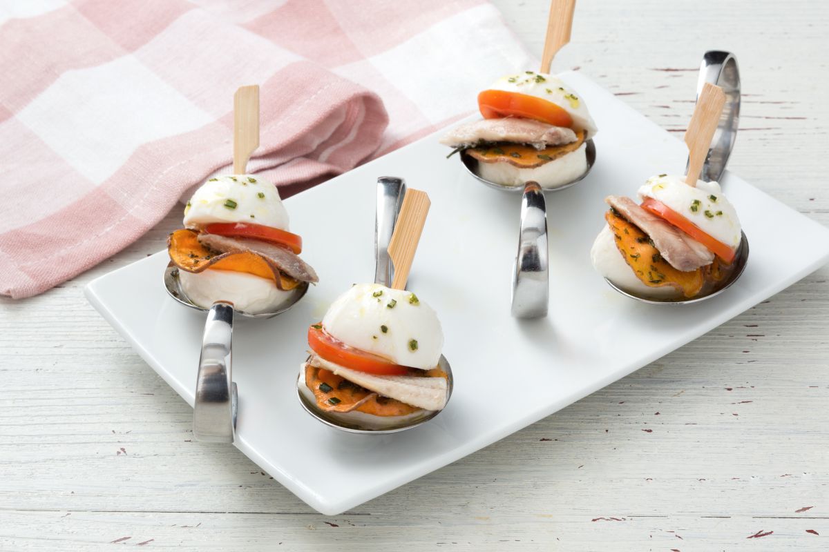 Bolinhos de mussarela e sardinha