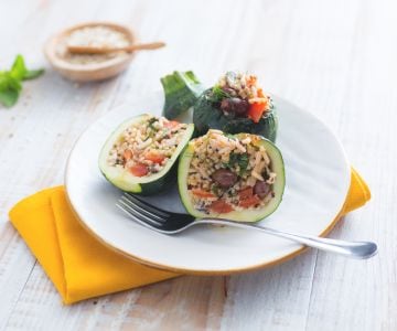 Abobrinhas recheadas com cereais e quinoa