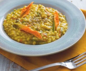 Orzotto com creme e flores de abóbora