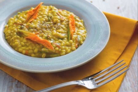 Orzotto com creme e flores de abóbora