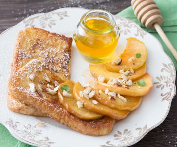 Rabanada com maçãs