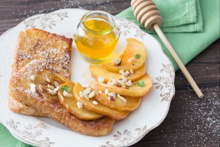 Rabanada com maçãs