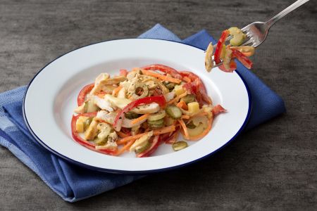 Salada de frango saborosa