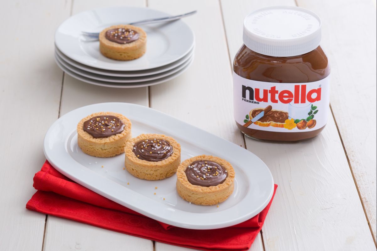 Tortinhas com coração branco e Nutella®