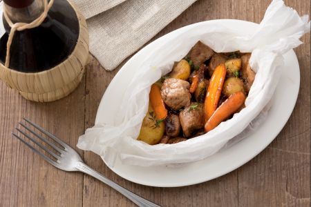 Papillotes de vitela e legumes