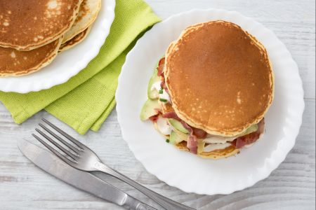 Panquecas salgadas com bacon e crème fraîche