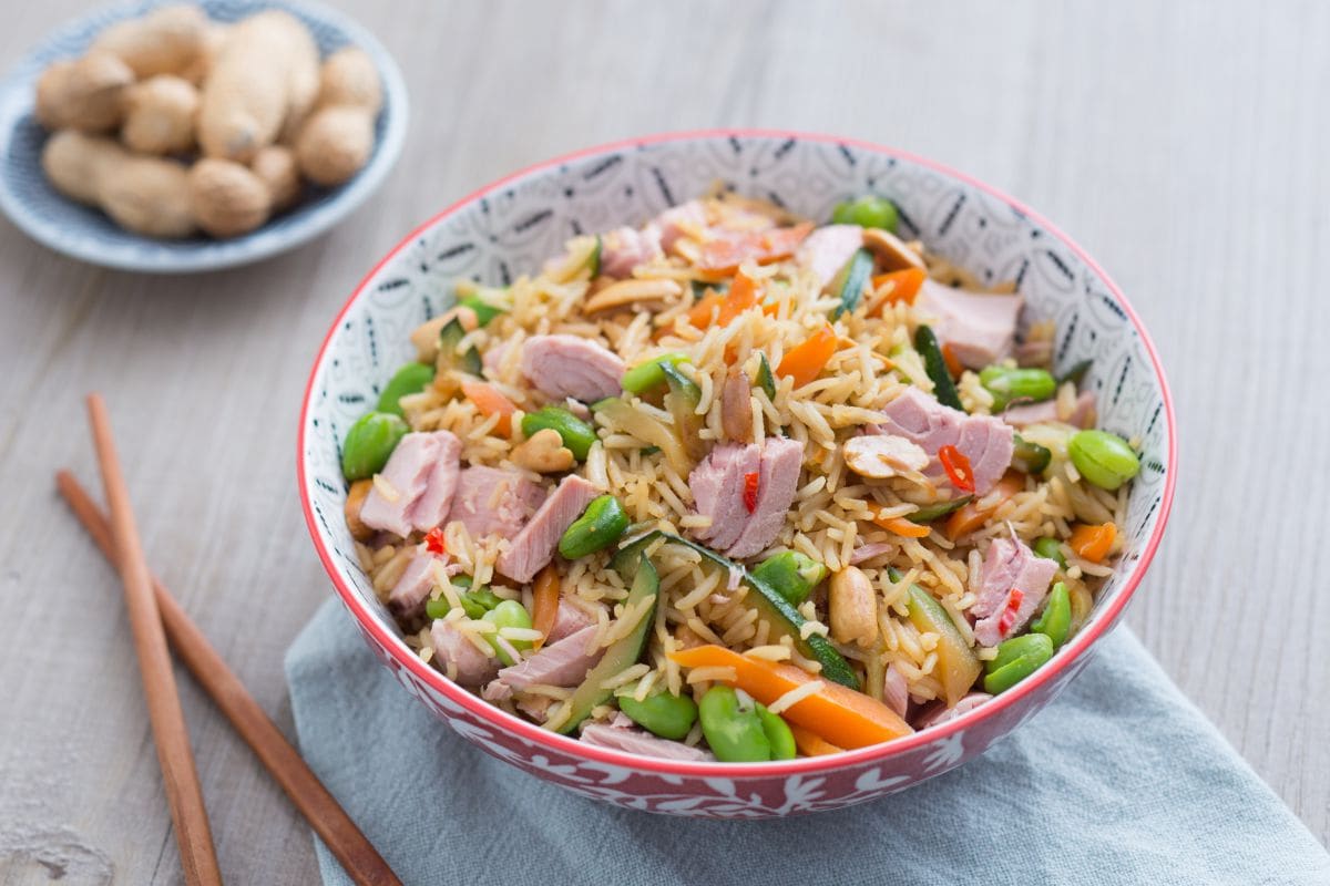 Arroz salteado com atum