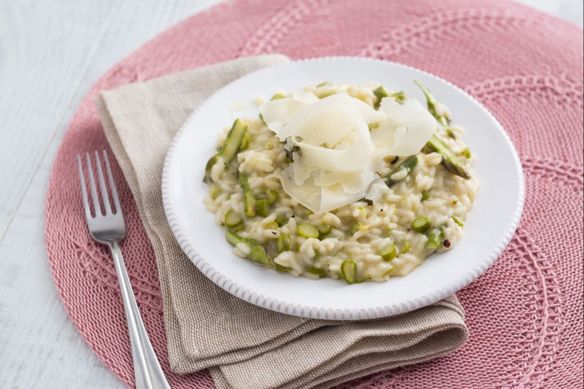 Risoto de aspargos e raspadura