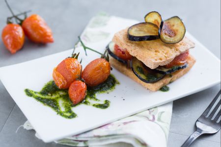 Mil-folhas de tofu e berinjela