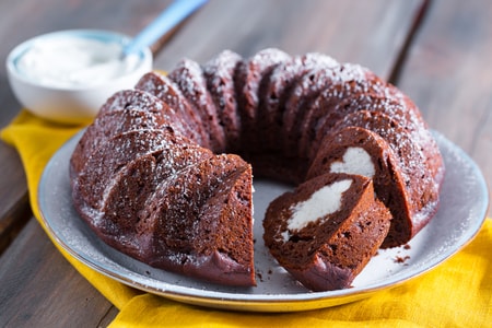 Bolo de Cacau com Recheio de Coco
