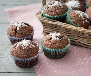 Muffin de coco e chocolate