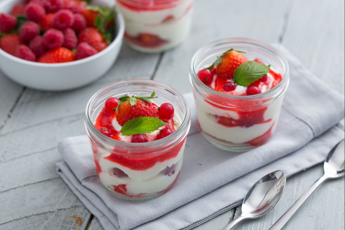 Tiramisù com frutas vermelhas