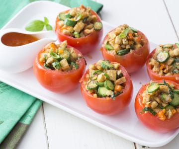 Tomates recheados com panzanella