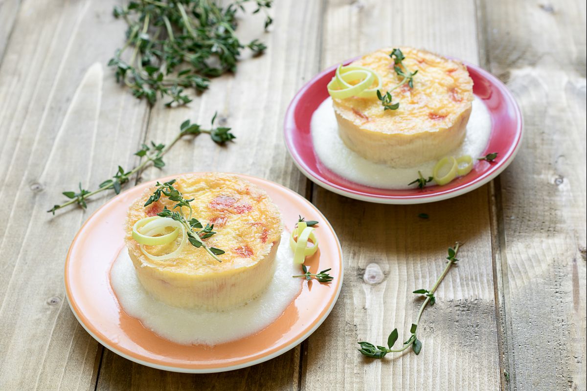 Flan de pimentões e alho-poró