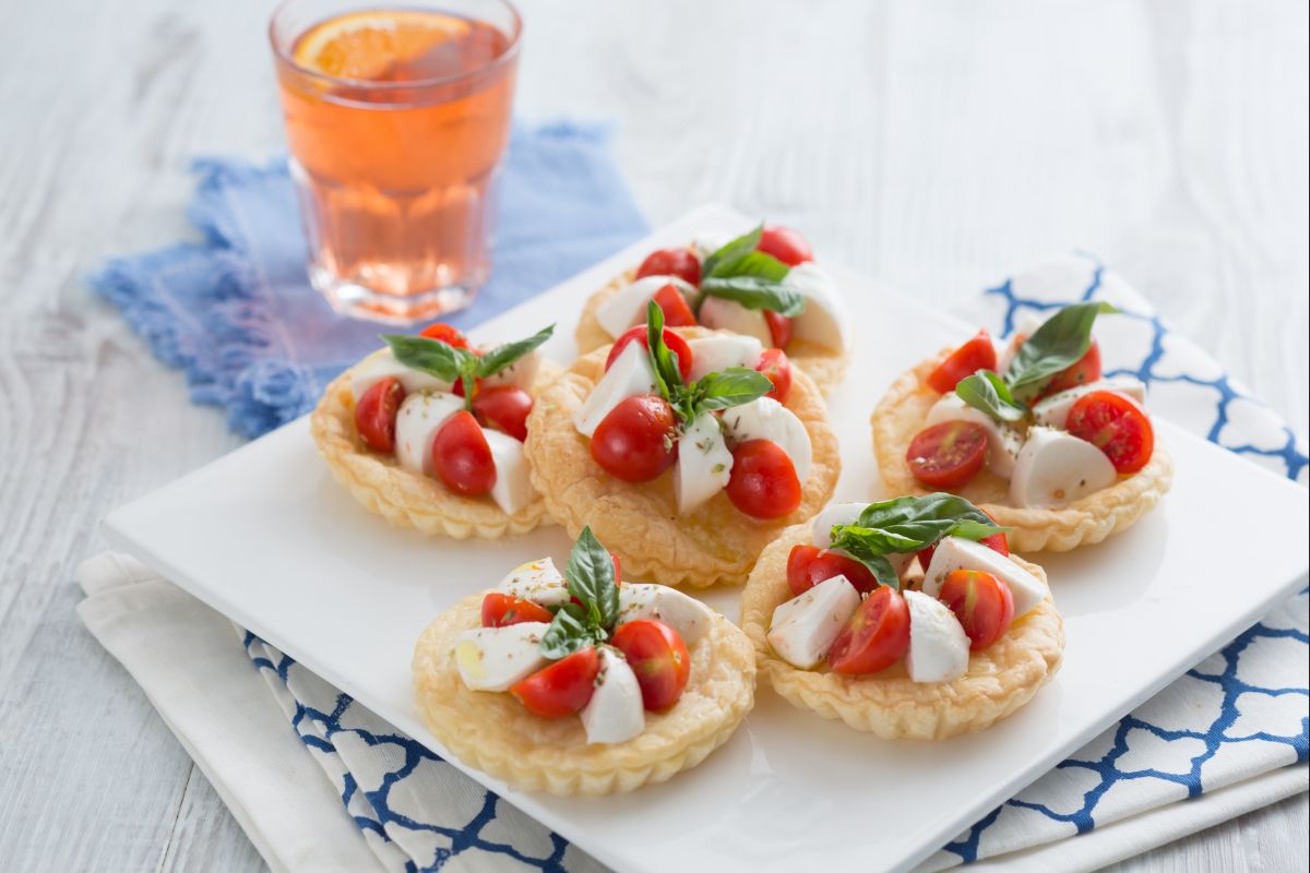 Tortinhas caprese