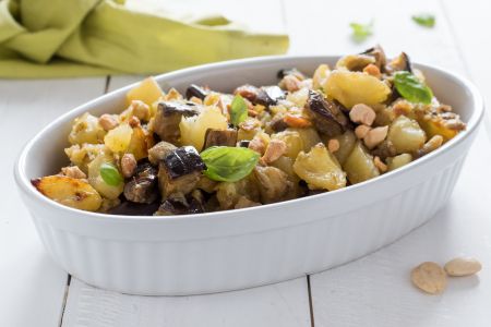 Berinjela e batata com amêndoas